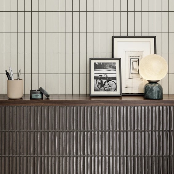 Keramische binnentegel CeraVision London Calling Bars Silver 11,6x11,6x0,95cm - 139353 1 00203022 lc bars silver 116x116 sfeer - 18584