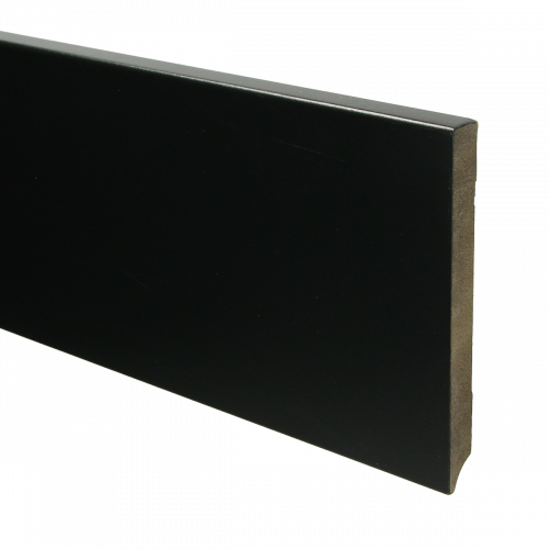 15943 MDF Moderne plint 150x15mm voorgelakt RAL 9005 - 15943 150x15 2 - 7842