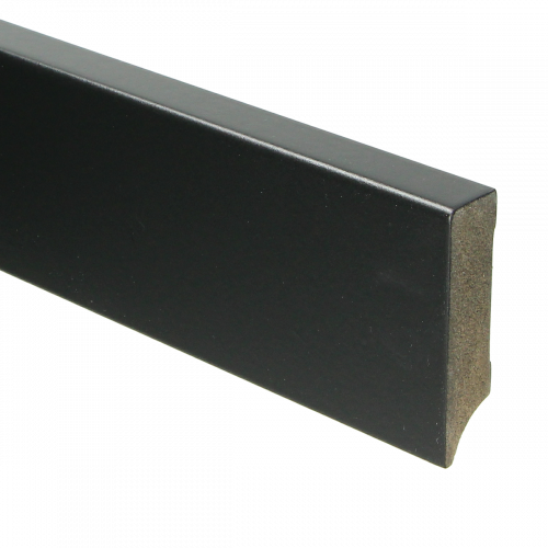 15944 MDF Moderne plint 70x18mm voorgelakt RAL 9005 - 15944 70x18 1 - 7825