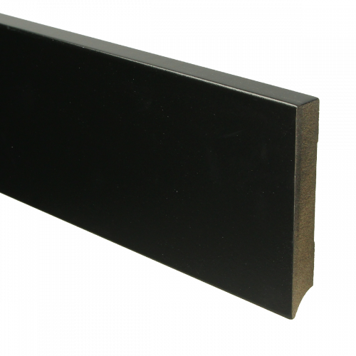15946 MDF Moderne plint 120x18mm voorgelakt RAL 9005 - 15946 120x18 1 - 7816
