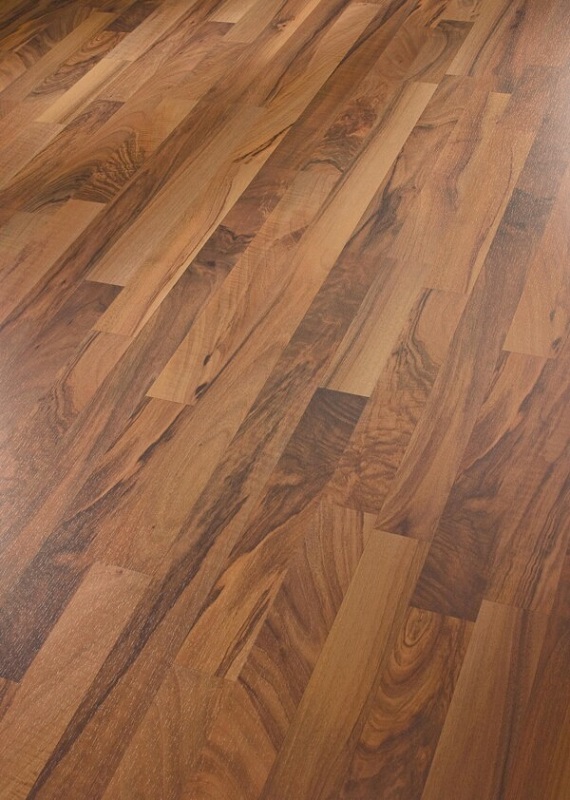 Meister Laminaat LC55 S Notelaar 0211 - 211 laminate lc55 perspektive 600x842 2 - 22800