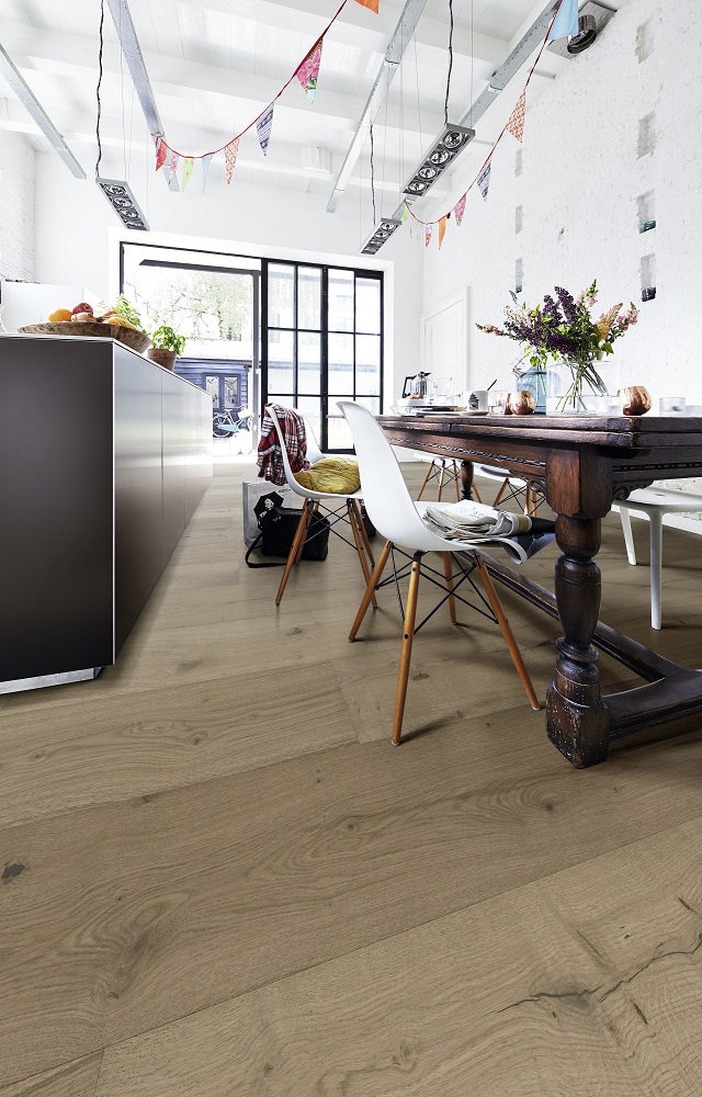 Meister Lindura HD400 Eik Authentic Greige 8905 - 27 - 8744 lindura hd400 naturgeoelt ambiente r01 - 1303