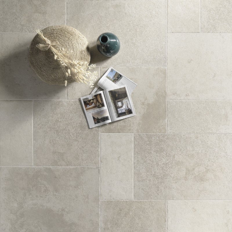 Keramische binnentegel Michel Oprey 4Ceramics Castle Stone Ivory 90x90x1cm - Castle stone ivory sfeer - 18238