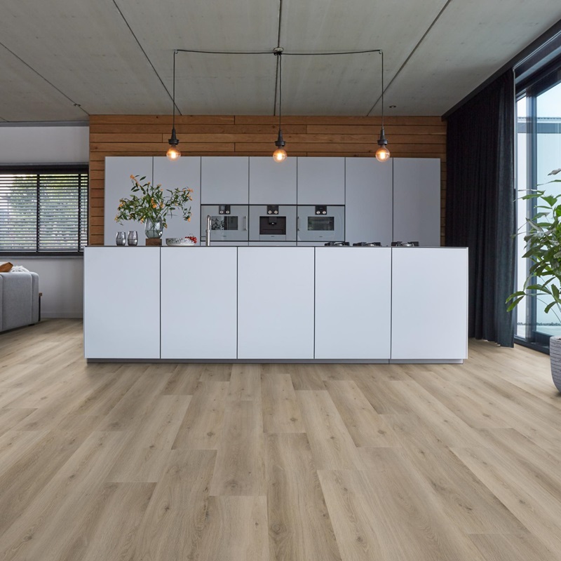 Ambiant Laminaat Ingelstad grijsbeige eiken 5049377319 - Inwood eiken grijs beige sfeer - Ambiant 5049377319