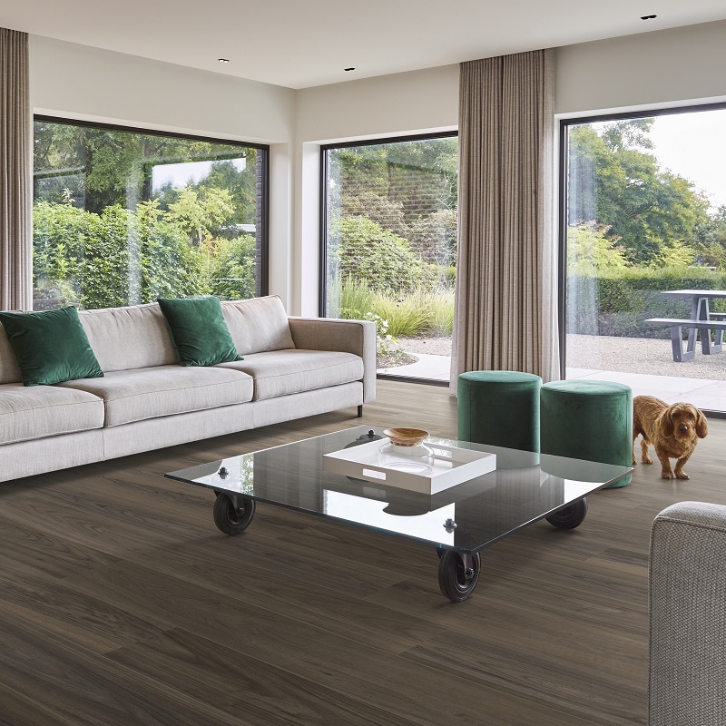 Coretec Klik PVC Naturals V2 Juglans 28774 50 LVRE 3088 - Juglans 50 lvre 3088 sfeer - 9585