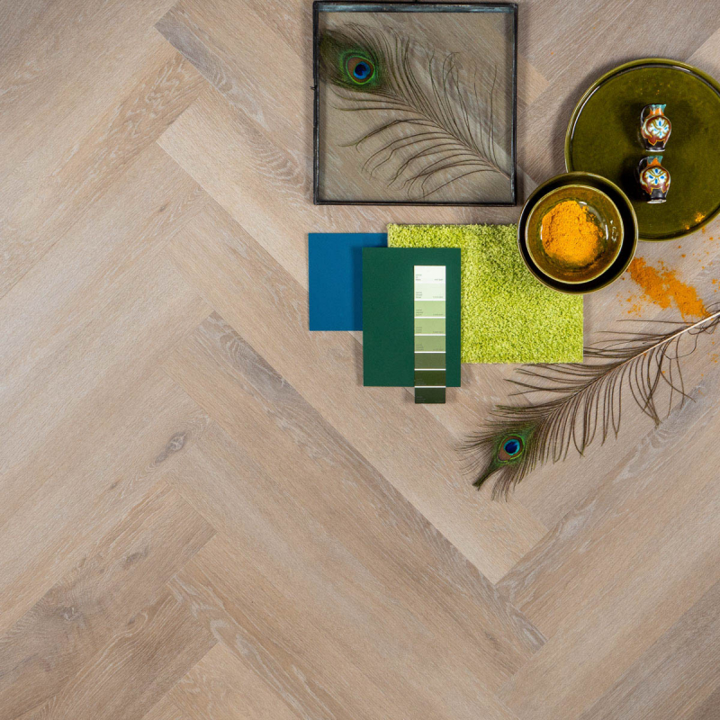 OTIUM Ava Herringbone Dryback visgraat (plak PVC) 94605 - Otium ava herringbone spc rigid visgraat klik pvc t94603 sfeer - OTIUM 94605