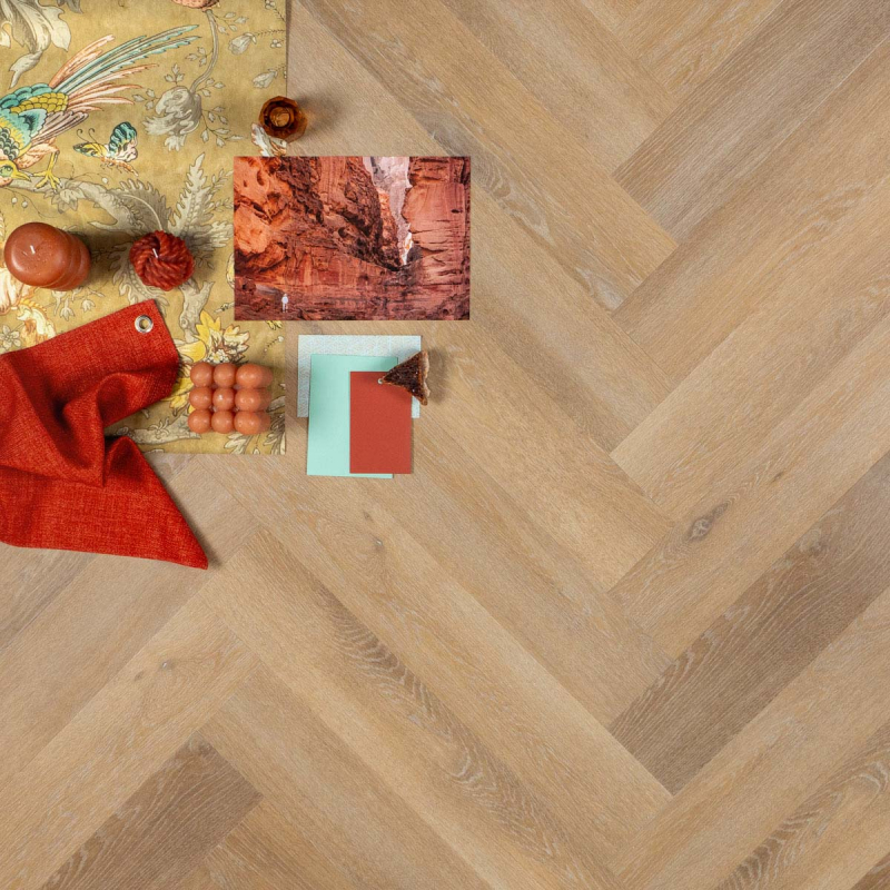 OTIUM Ruby Herringbone Dryback visgraat (plak PVC) 94597 - Otium ruby herringbone spc rigid visgraat klik pvc t94595 sfeer - OTIUM 94597