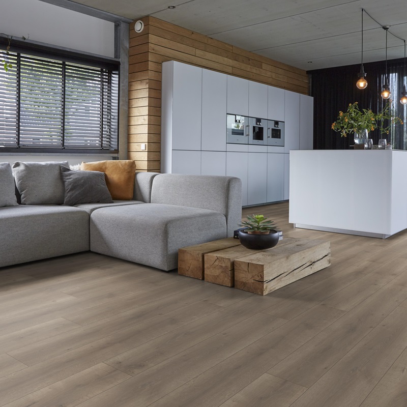 Ambiant Laminaat Elite grijs bruin eiken 5325640419 - Queens grijs bruin eiken sfeer - Ambiant 5325640419