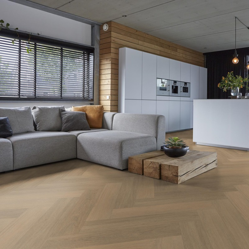 Floorlife YUP Sutton herringbone dryback warm natural 9030150319 - Warm natural sfeer 2 - 11638