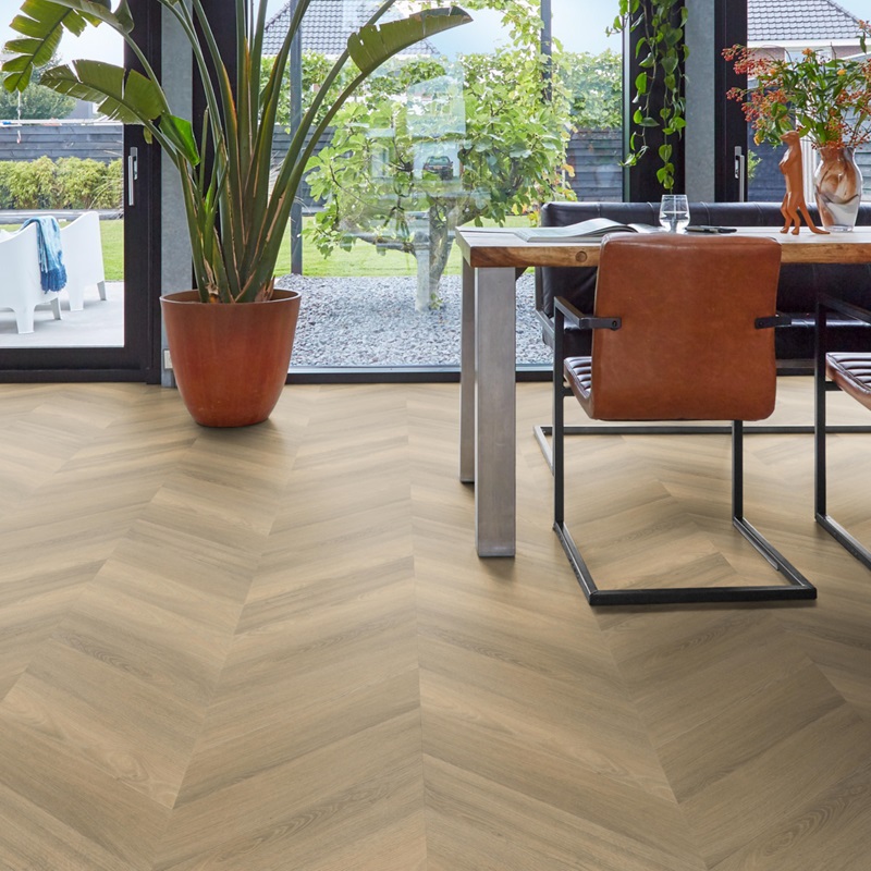 Floorlife YUP Chevron dryback naturel (Paddington) 9073250319 - Yup chevron natural sfeer - 11899
