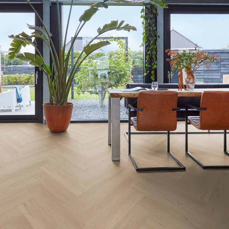 Floorlife YUP Leyton visgraat dryback beige 6411182419 - Yup leyton beige sfeer - 11927