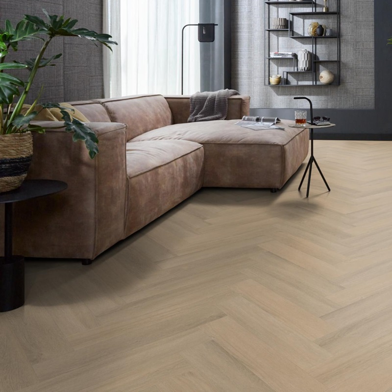 Floorlife YUP Sutton herringbone dryback warm beige 9030150419 - Yup sutton warm beige sfeer 2 - 11643